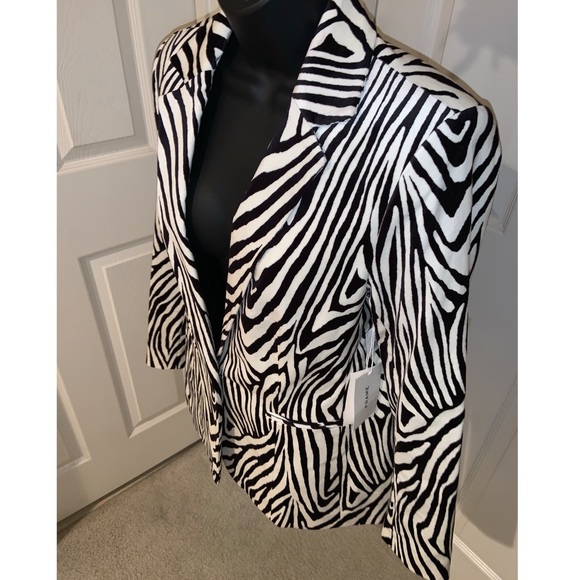 FRAME ‼️SALE‼️Zebra Print Velvet Blazer –– NWT - Picture 1 of 17